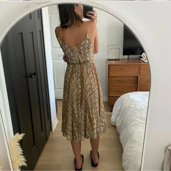 ❌SOLD ❌WILFRED Beaune Dress Pleated Wrap Midi Dress White Snake Print Small - Picture 2 of 11